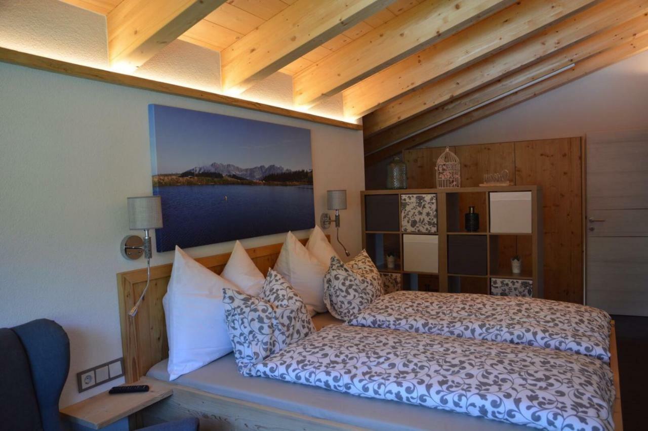 Chalet Christine Brixen im Thale Buitenkant foto