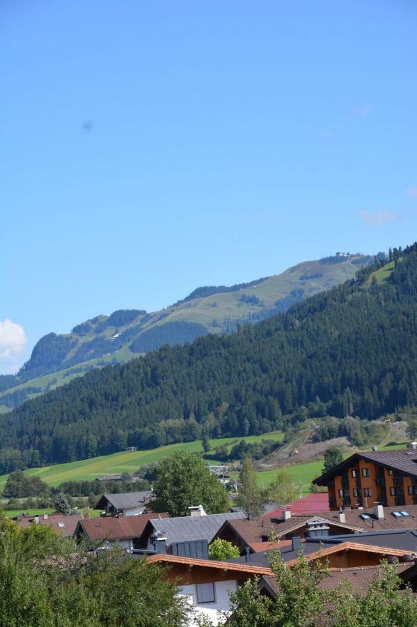 Chalet Christine Brixen im Thale Buitenkant foto